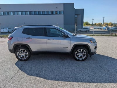 2022 Jeep Compass Latitude Lux