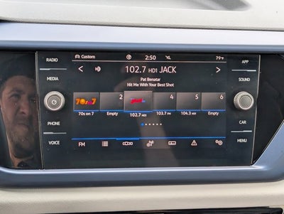 2023 Volkswagen Taos SE