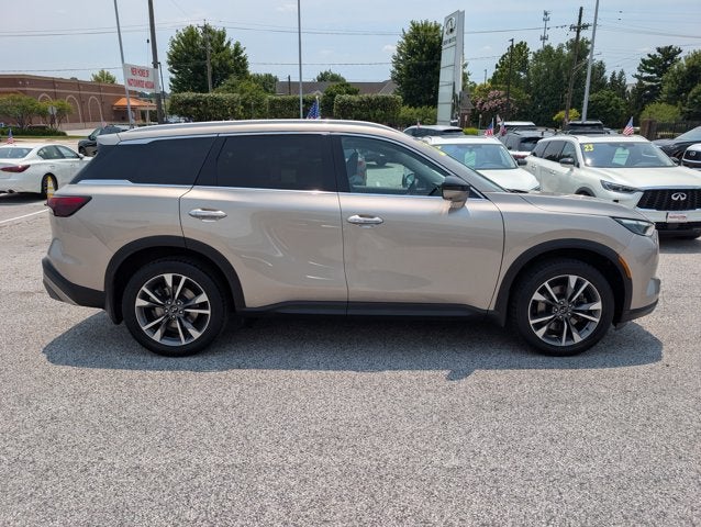 2022 INFINITI QX60 LUXE