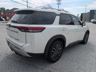 2024 Nissan Pathfinder SL
