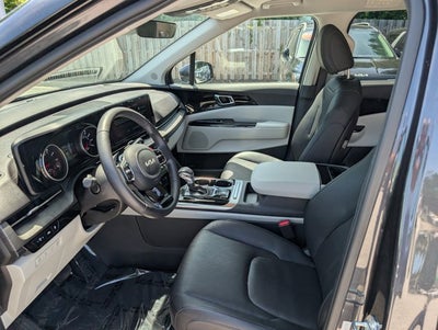 2024 Kia Carnival EX