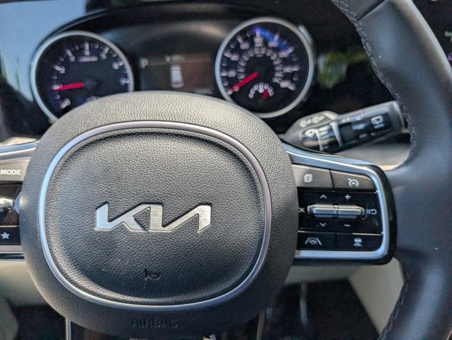 2024 Kia Carnival EX