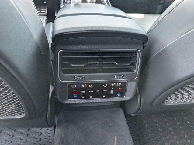 2022 Audi SQ7 Premium Plus
