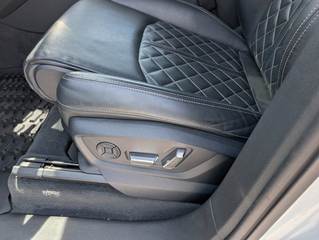 2022 Audi SQ7 Premium Plus